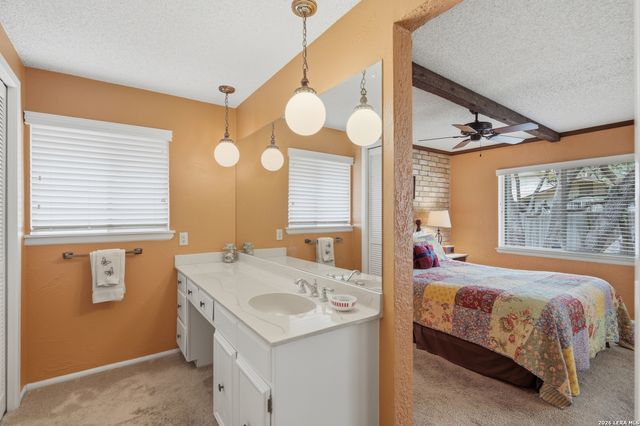 4519 Maybrook Woods, San Antonio, TX 78249