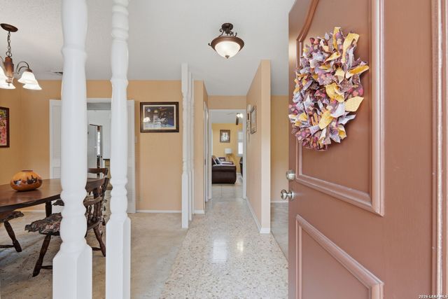 4519 Maybrook Woods, San Antonio, TX 78249