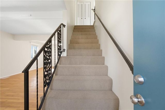 7136 NW COUNTRY CLUB Lane, Kansas City, MO 64152