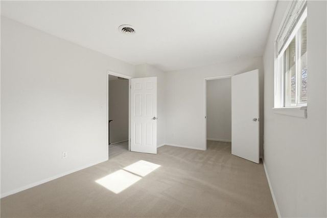 7136 NW COUNTRY CLUB Lane, Kansas City, MO 64152