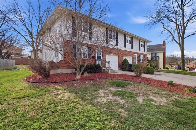 7136 NW COUNTRY CLUB Lane, Kansas City, MO 64152