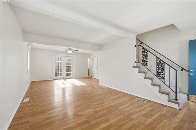 7136 NW COUNTRY CLUB Lane, Kansas City, MO 64152