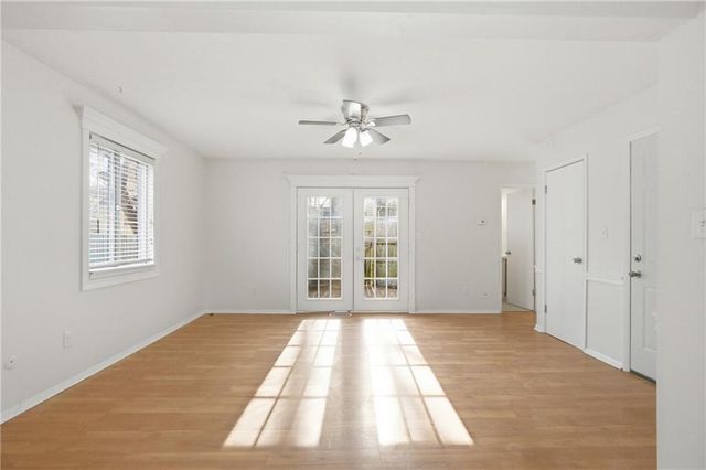 7136 NW COUNTRY CLUB Lane, Kansas City, MO 64152