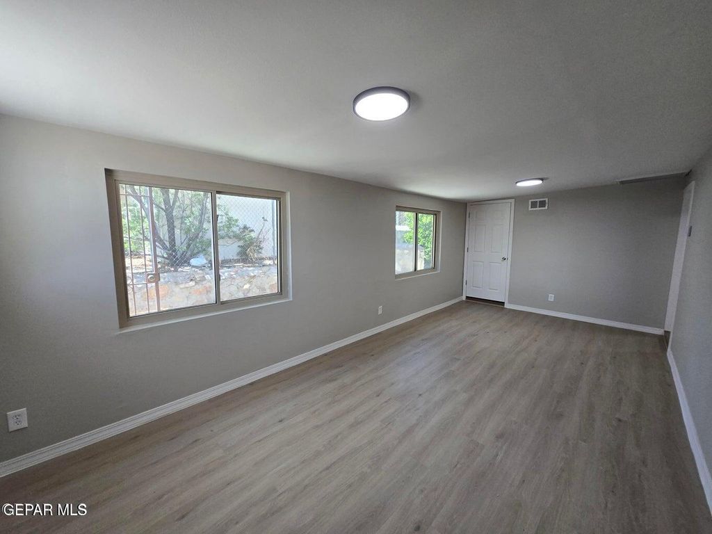 3909 Sunrise Avenue 2, El Paso, TX 79904