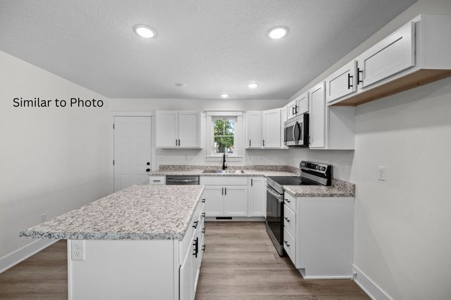 2532 Onawa Street, Des Moines, IA 50317