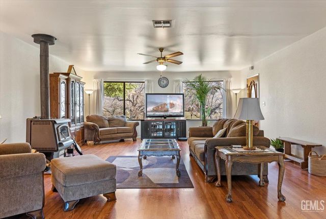 23841 Dart Drive, Tehachapi, CA 93561