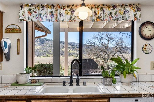 23841 Dart Drive, Tehachapi, CA 93561