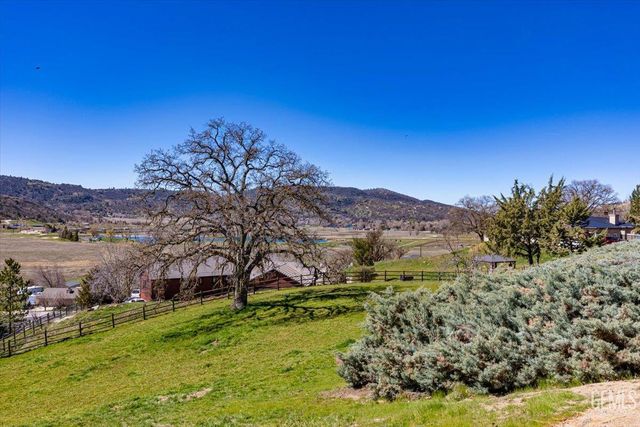 23841 Dart Drive, Tehachapi, CA 93561