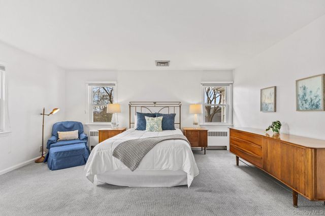 20 Meadow Road, Briarcliff Manor, NY 10510