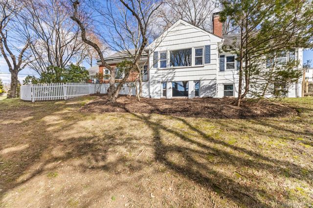 20 Meadow Road, Briarcliff Manor, NY 10510