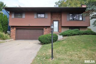1511 W QUEENS COURT Road, Peoria, IL 61614