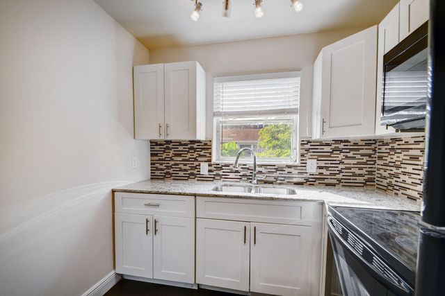 1733 3rd Avenue N 24, Lake Worth, FL 33460