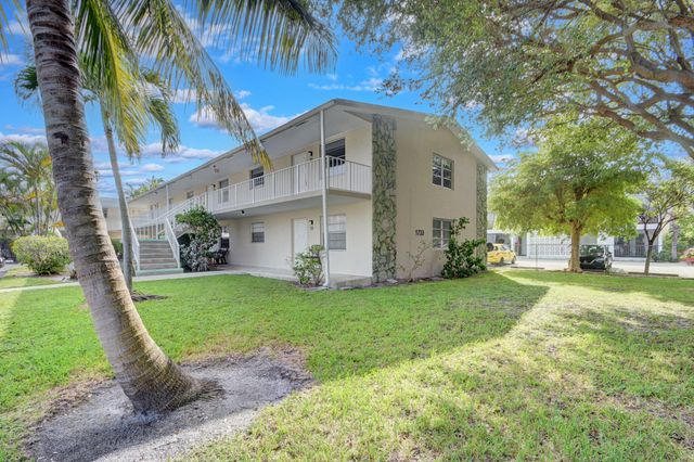 1733 3rd Avenue N 24, Lake Worth, FL 33460