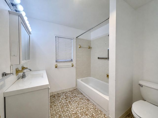 1733 3rd Avenue N 24, Lake Worth, FL 33460
