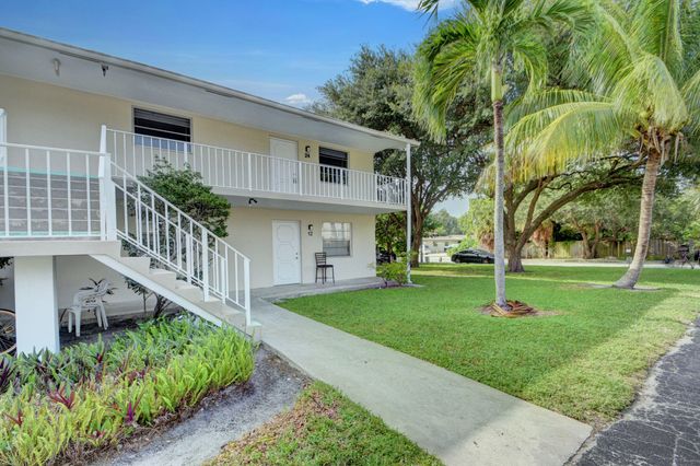 1733 3rd Avenue N 24, Lake Worth, FL 33460