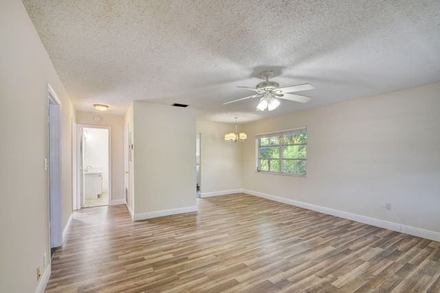 1733 3rd Avenue N 24, Lake Worth, FL 33460