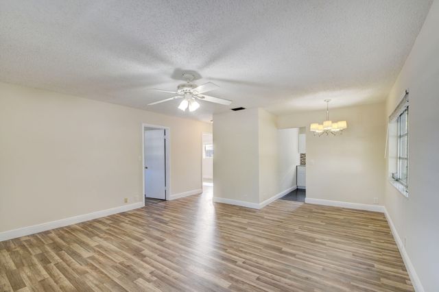1733 3rd Avenue N 24, Lake Worth, FL 33460
