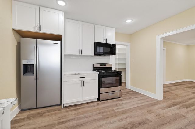 2725 Avenue F, Rosenberg, TX 77471