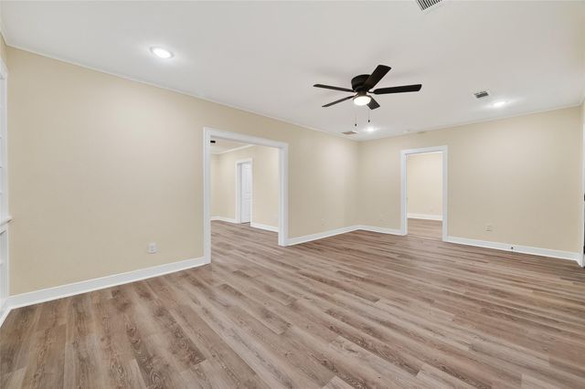 2725 Avenue F, Rosenberg, TX 77471