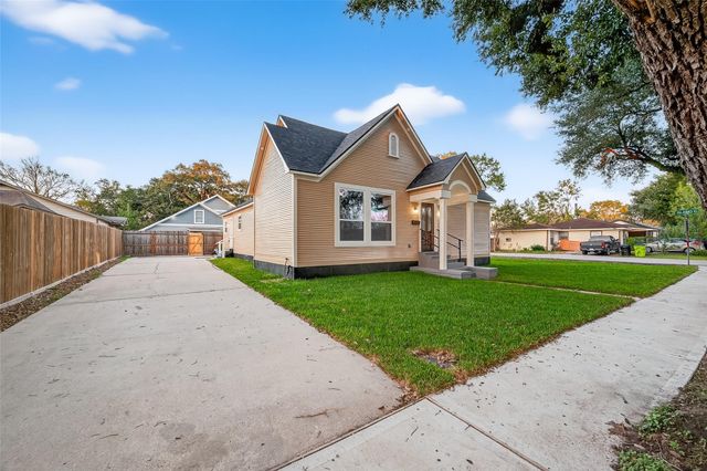 2725 Avenue F, Rosenberg, TX 77471