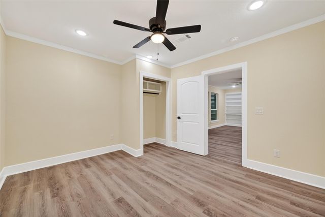 2725 Avenue F, Rosenberg, TX 77471