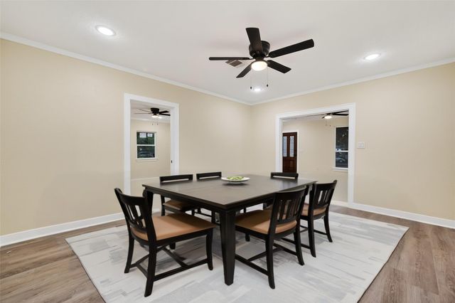 2725 Avenue F, Rosenberg, TX 77471