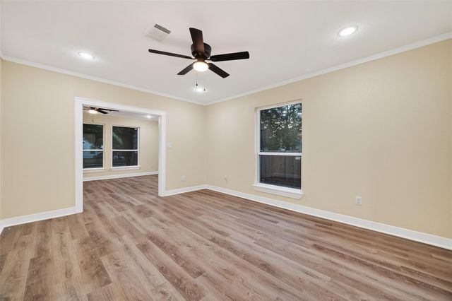 2725 Avenue F, Rosenberg, TX 77471