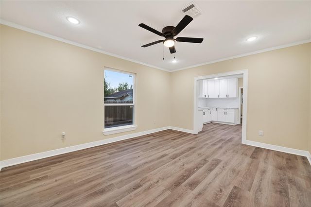 2725 Avenue F, Rosenberg, TX 77471