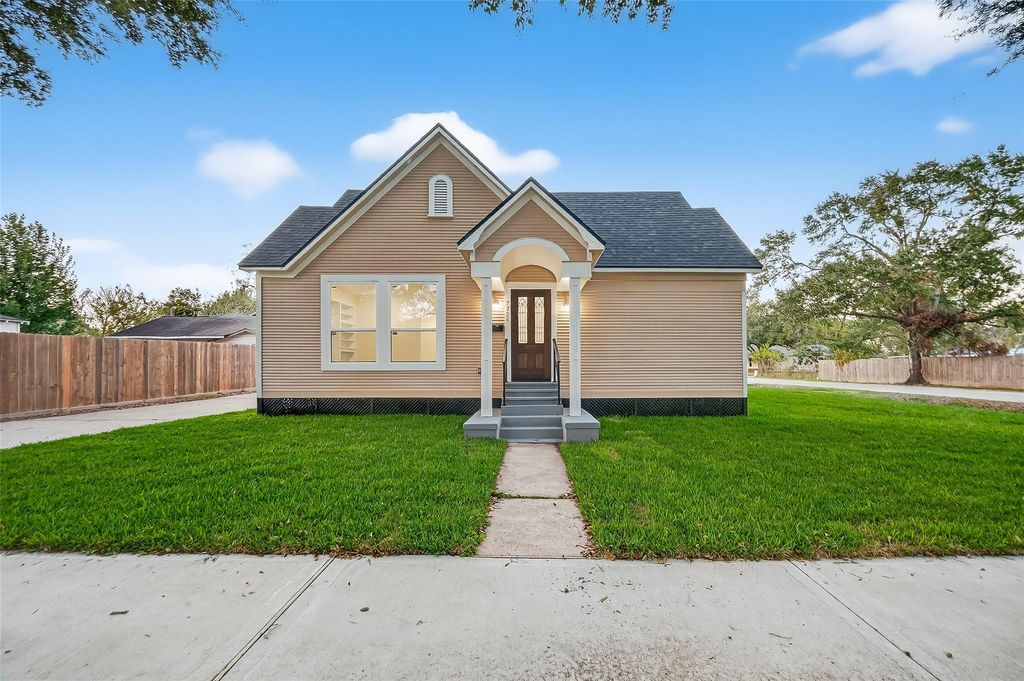 2725 Avenue F, Rosenberg, TX 77471