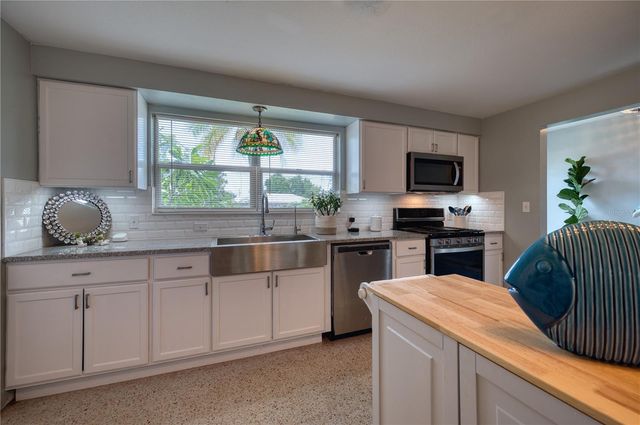 510 DONA DRIVE, Nokomis, FL 34275