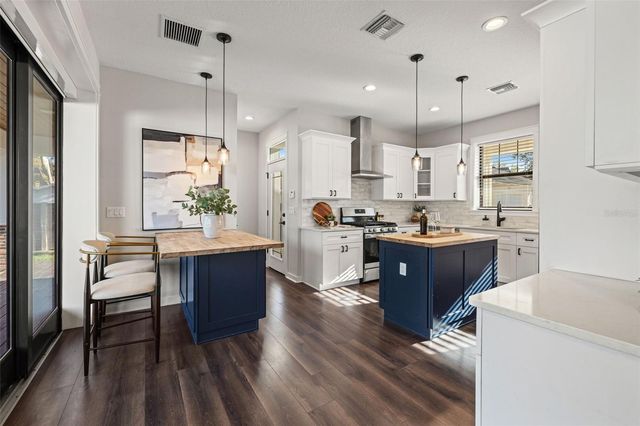2820 N CENTRAL COURT, Tampa, FL 33602