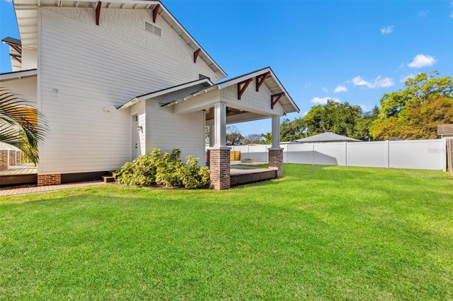 2820 N CENTRAL COURT, Tampa, FL 33602