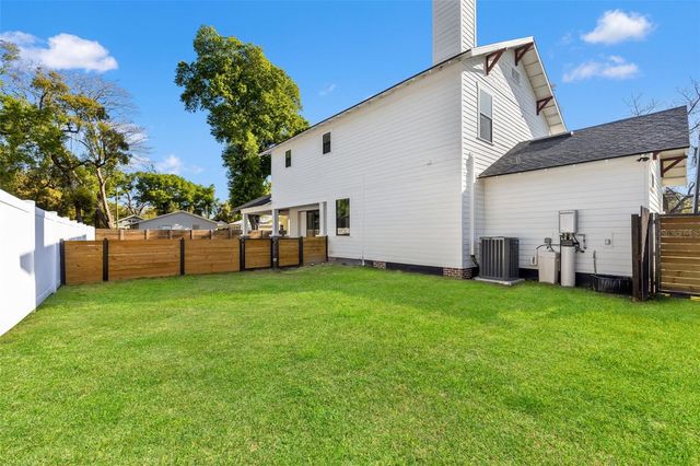 2820 N CENTRAL COURT, Tampa, FL 33602
