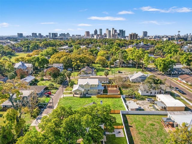 2820 N CENTRAL COURT, Tampa, FL 33602