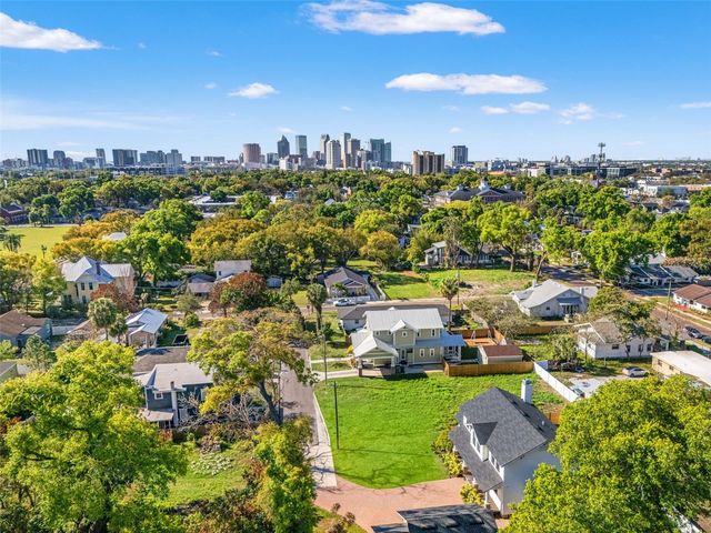 2820 N CENTRAL COURT, Tampa, FL 33602