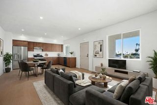 1717 Winona Boulevard 203, Los Angeles, CA 90027