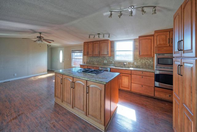 1800 Caldwell LN, Del Valle, TX 78617