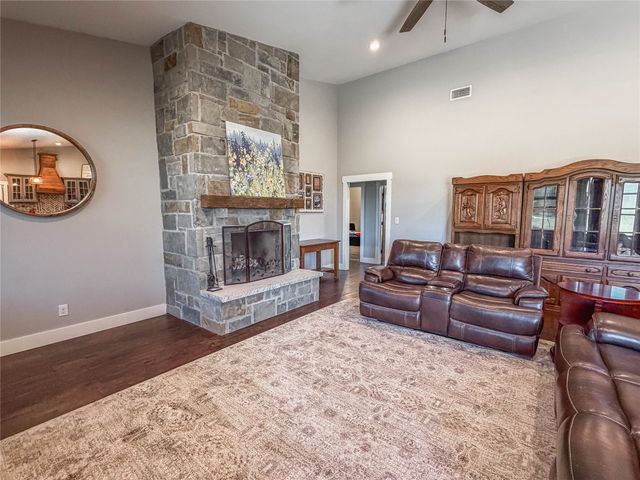 240 Cox Road, Waxahachie, TX 75167