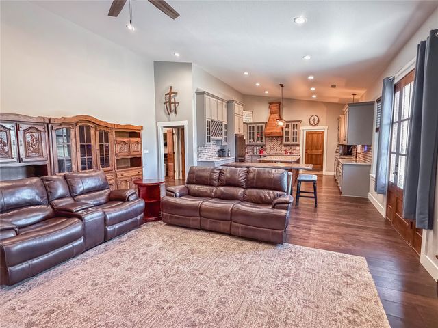 240 Cox Road, Waxahachie, TX 75167