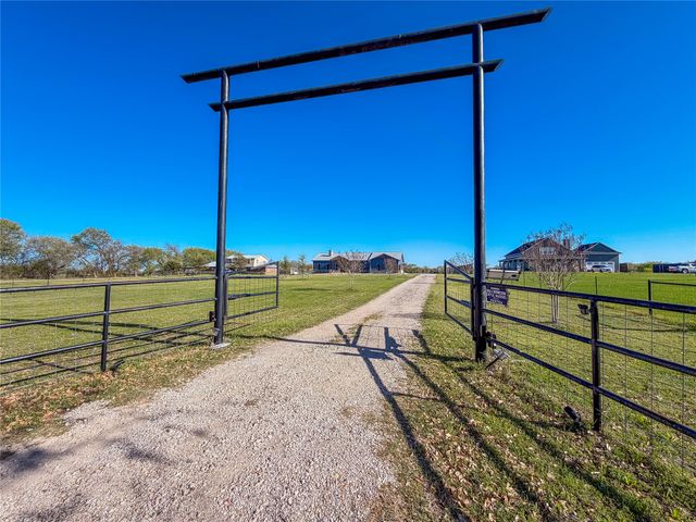 240 Cox Road, Waxahachie, TX 75167