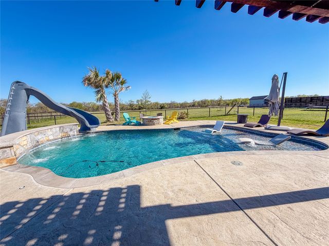 240 Cox Road, Waxahachie, TX 75167