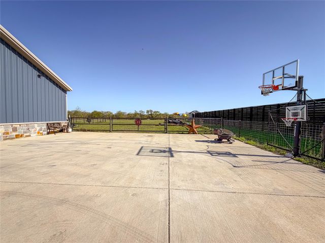 240 Cox Road, Waxahachie, TX 75167