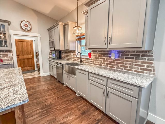 240 Cox Road, Waxahachie, TX 75167