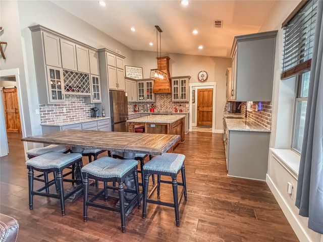 240 Cox Road, Waxahachie, TX 75167