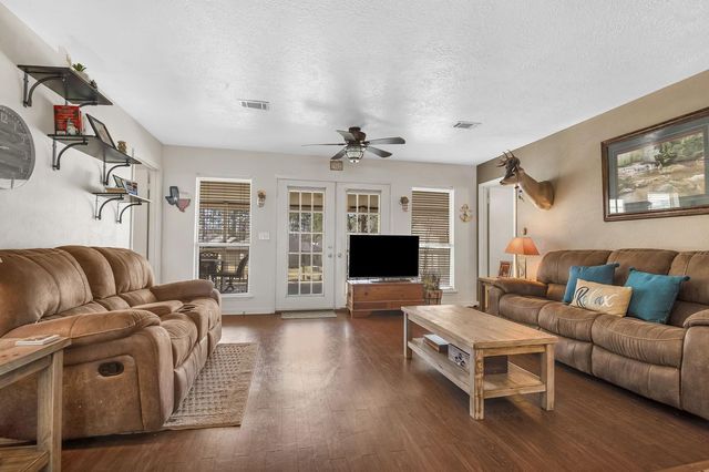 212 Woodcrest Drive, Brookeland, TX 75931