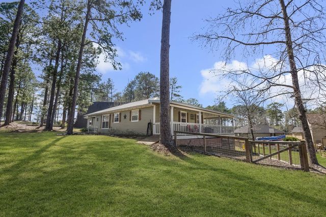 212 Woodcrest Drive, Brookeland, TX 75931