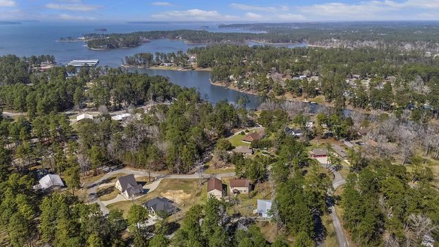 212 Woodcrest Drive, Brookeland, TX 75931