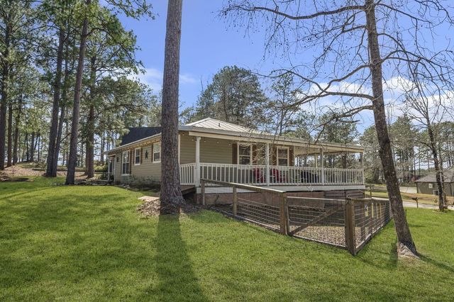 212 Woodcrest Drive, Brookeland, TX 75931