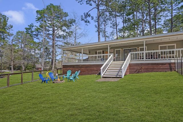 212 Woodcrest Drive, Brookeland, TX 75931