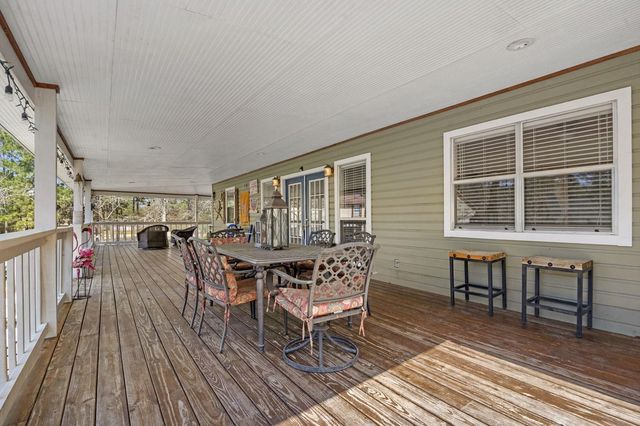 212 Woodcrest Drive, Brookeland, TX 75931